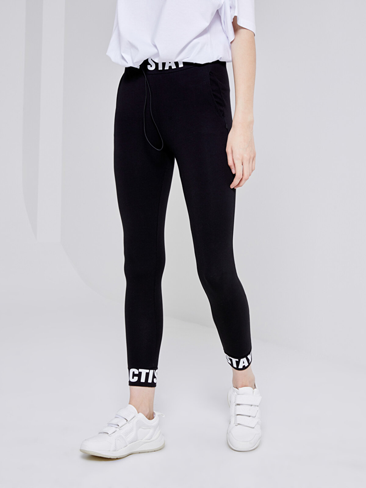 Black Pants & Leggings WOMEN · FR