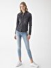 Lucinda Sli̇m Jean Shirt