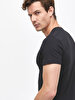 V-neck Basic Fit Black T-shirt