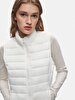 Zipper Closing Li̇ghtly Padded Dust Vest