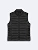 Zipper Closing Li̇ghtly Padded Black Vest