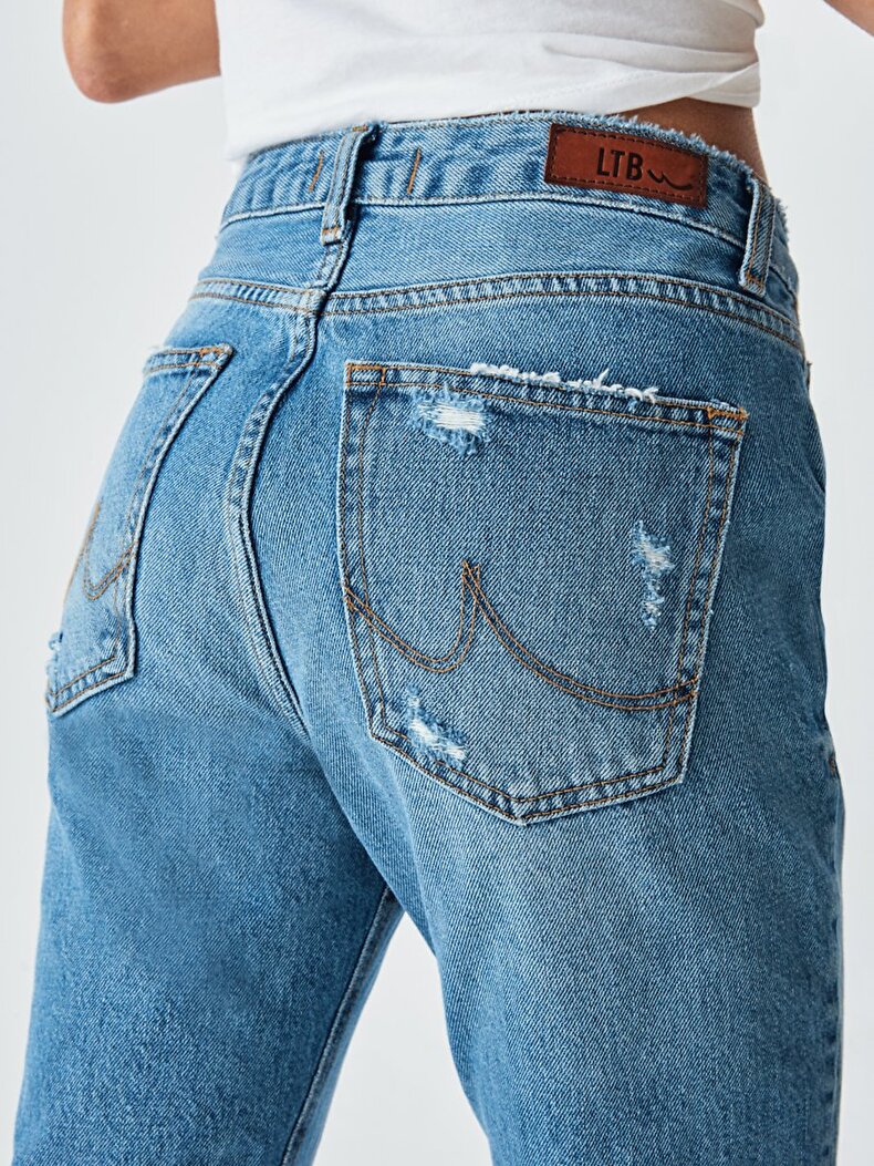 Eliana Boyfriend Hosen