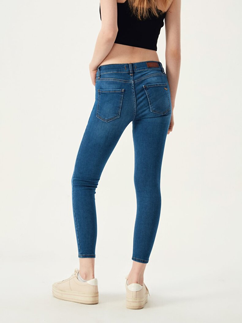 Lonia Super Skinny Jeans