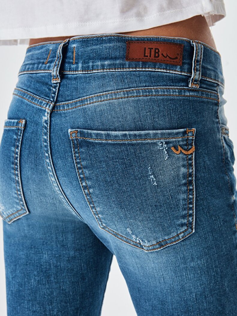Lonia Super Skinny Jeans