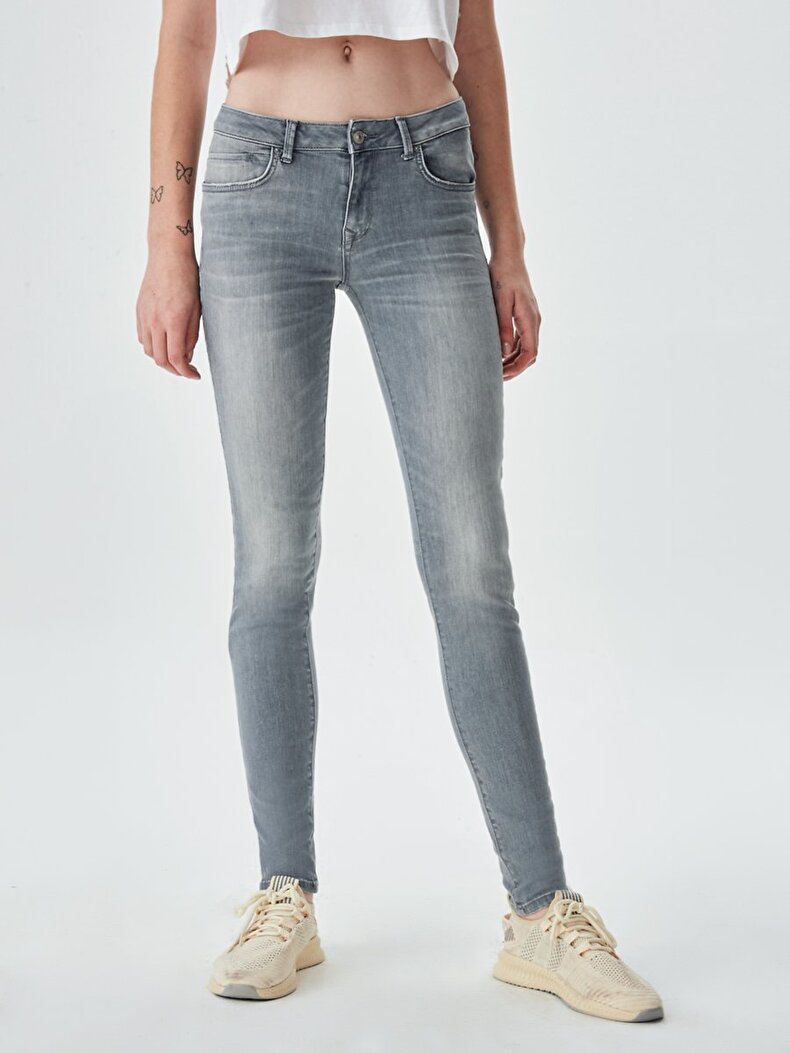 Nicole Orta Bel Jean Hosen