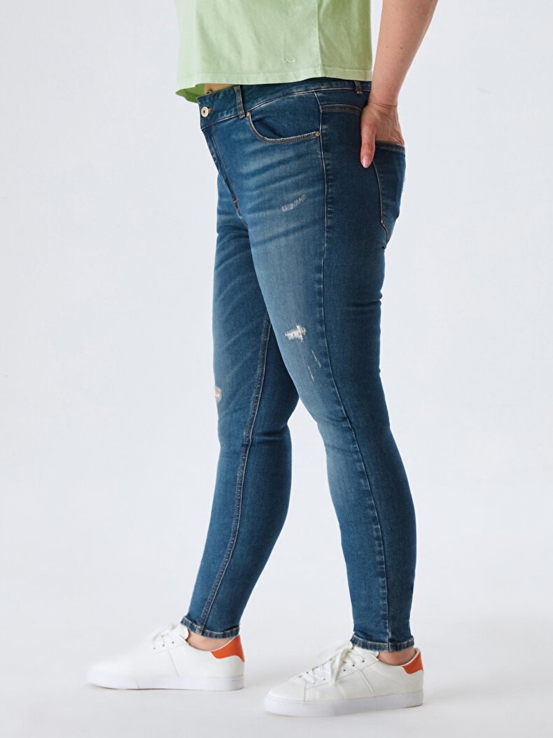 Arly Straight Cut Jeans