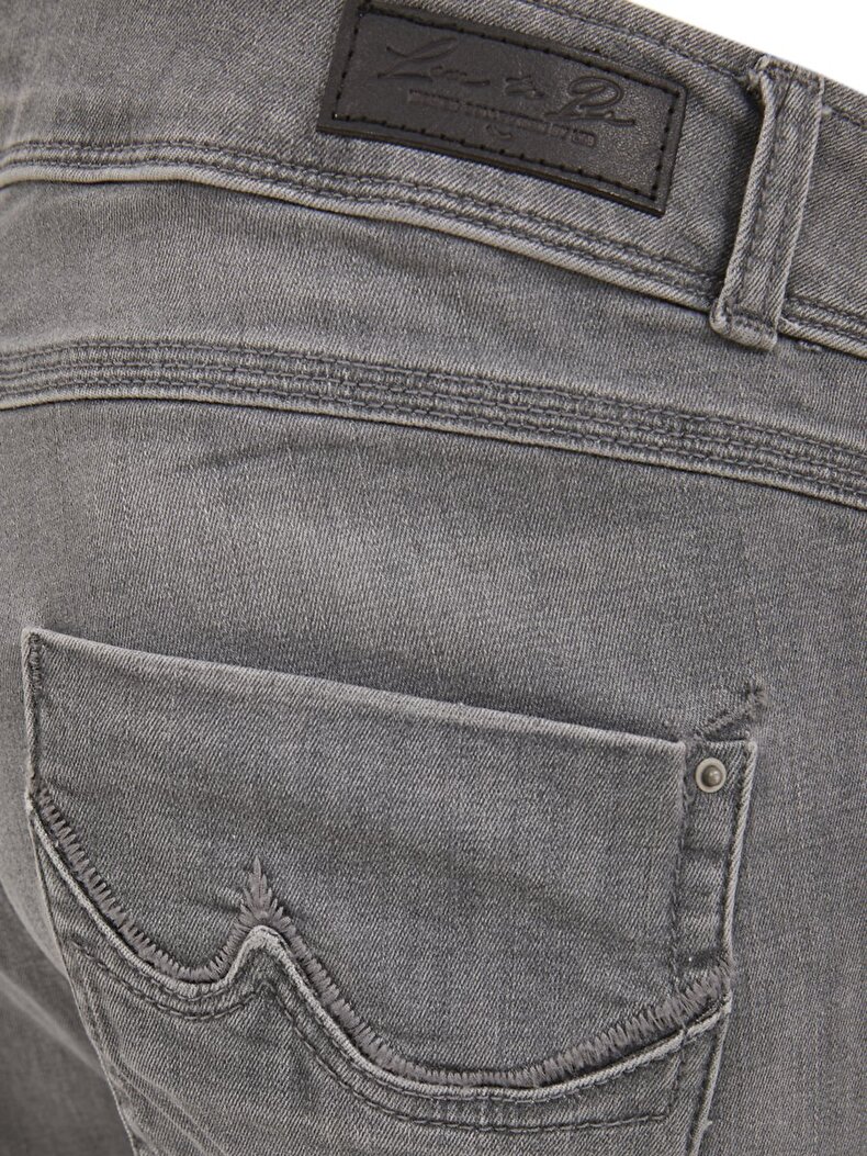 Rosella L Hosen