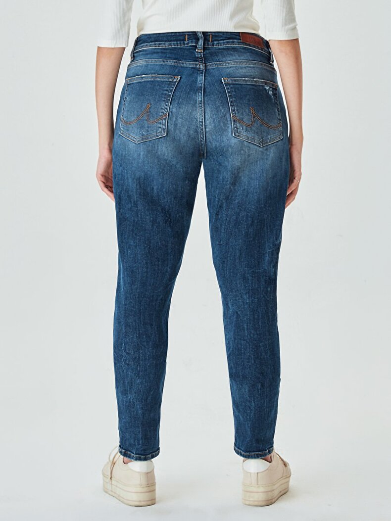 Mika C Broek