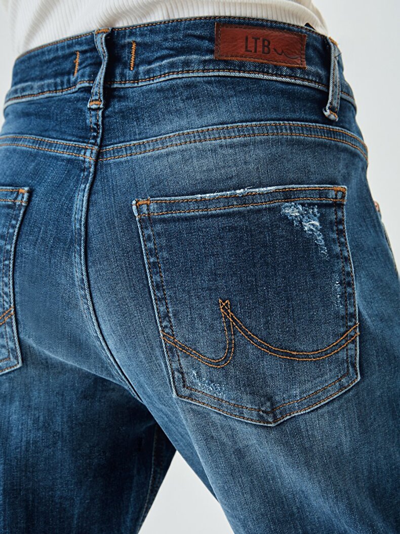 Mika C Broek