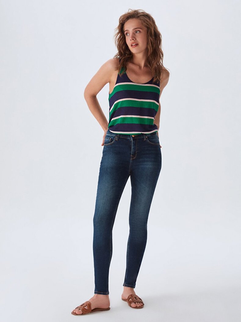 Amy X Hosen