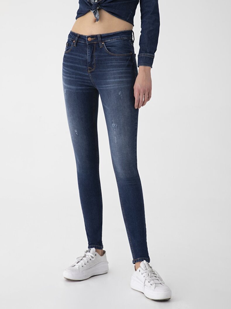 Amy X Broek