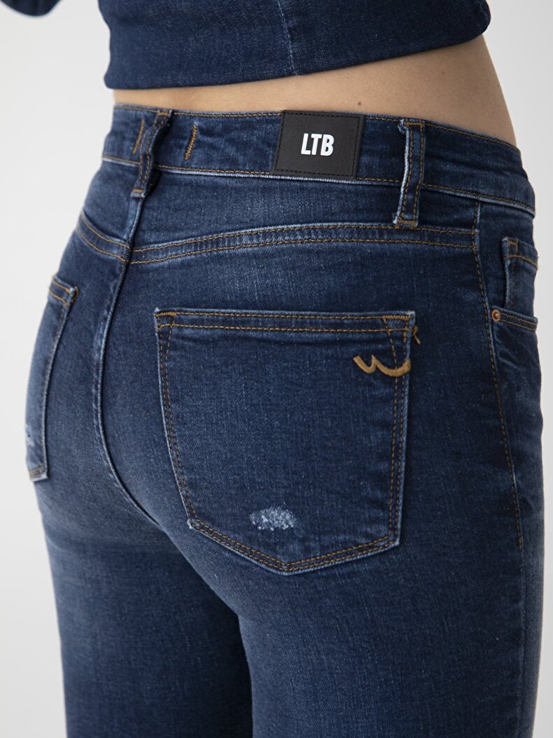 Amy X Broek