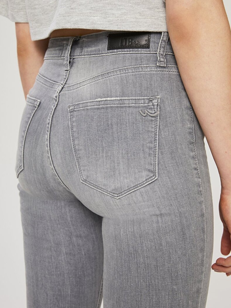 Amy X Hosen