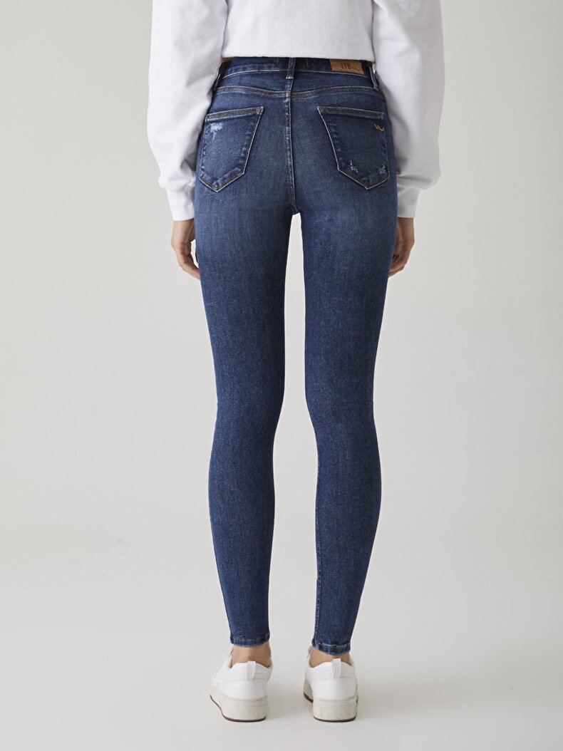 Amy X Hosen