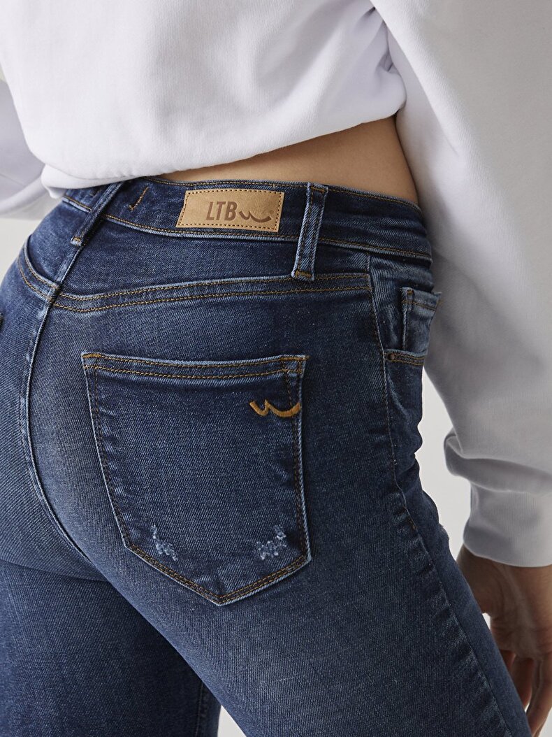 Amy X Hosen