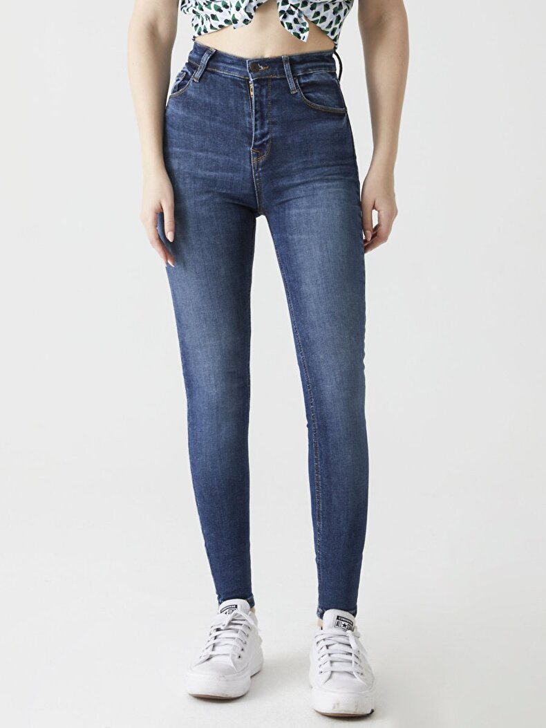 Amy X Hosen