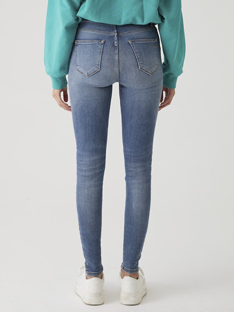 Amy X Hosen