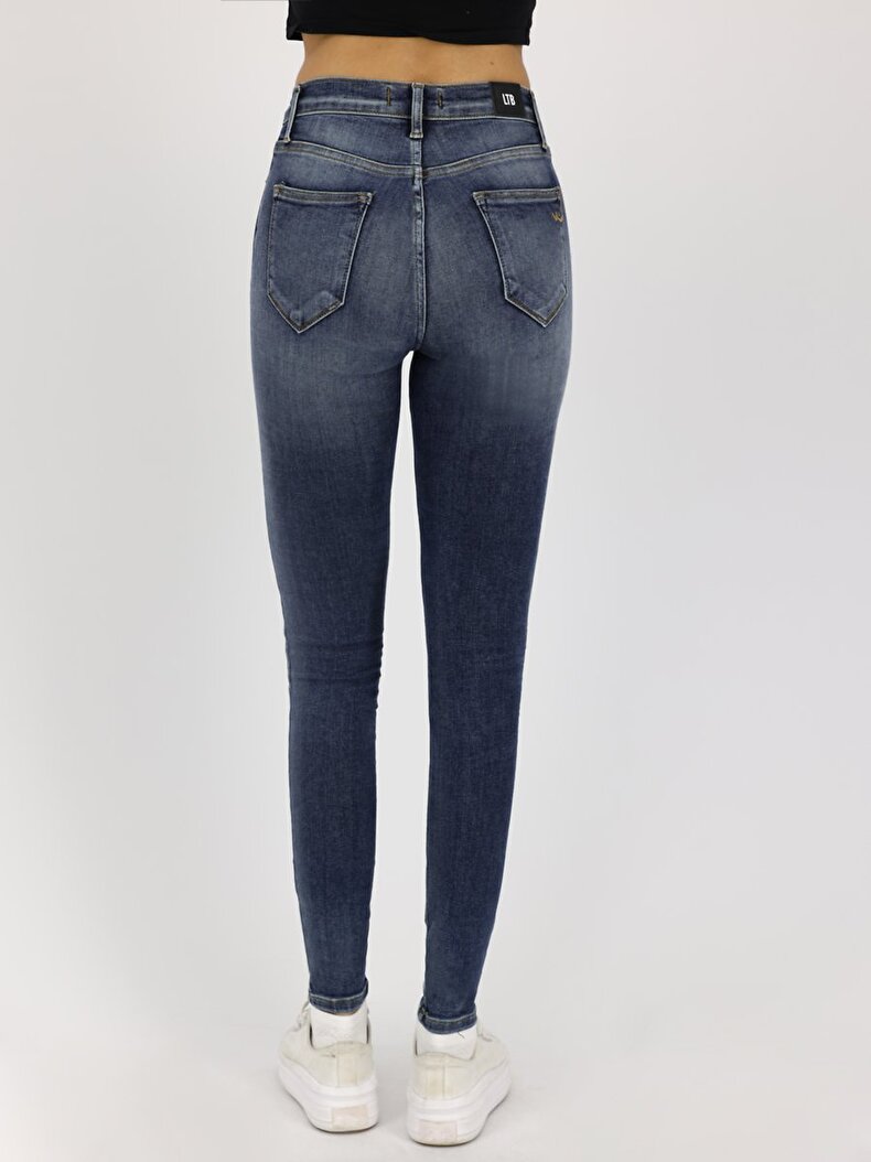 Amy X Broek