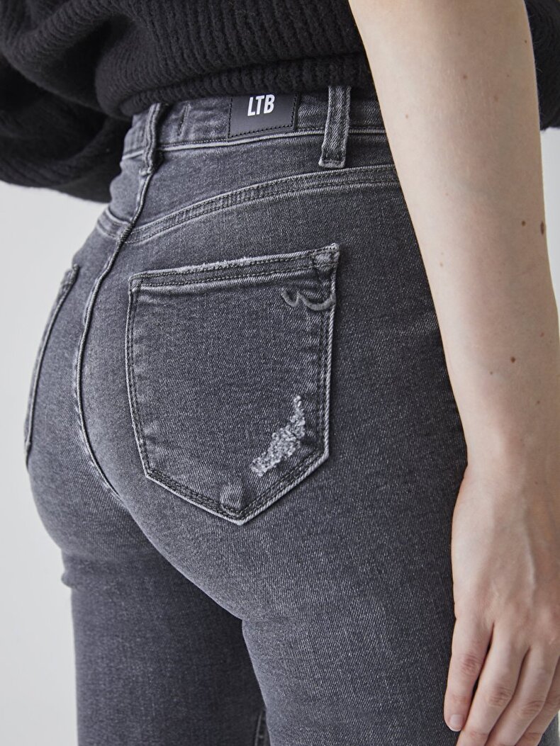 Amy X Hosen