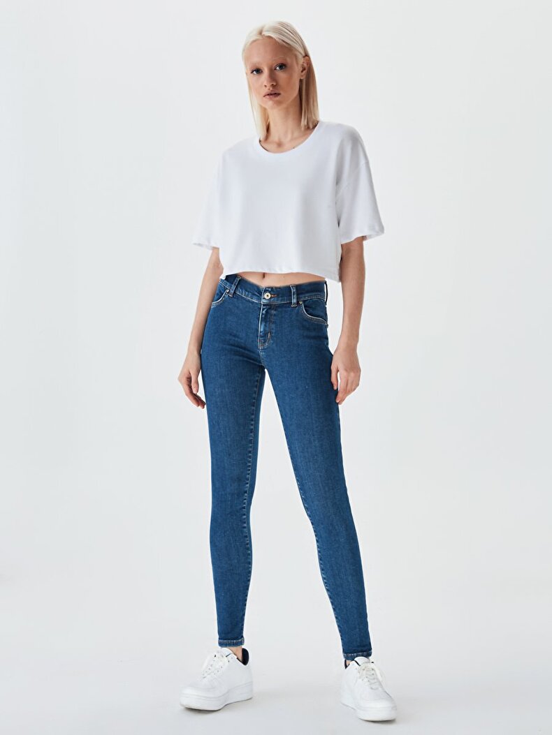 If Youre Tall These 10 Jeans Are Made Specifically For Your Body