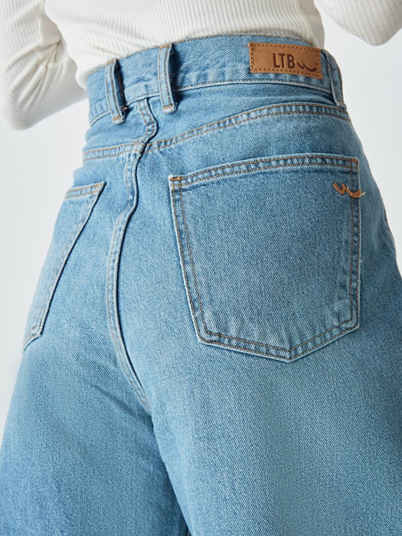 Moira High Waist Comfortable Cut Jeans