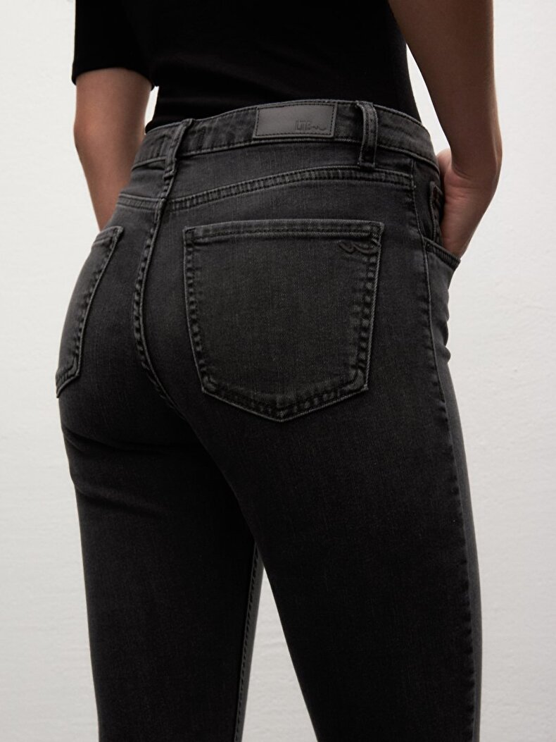 Ronna X Dar Paça Yüksek Bel Jean Pantolon