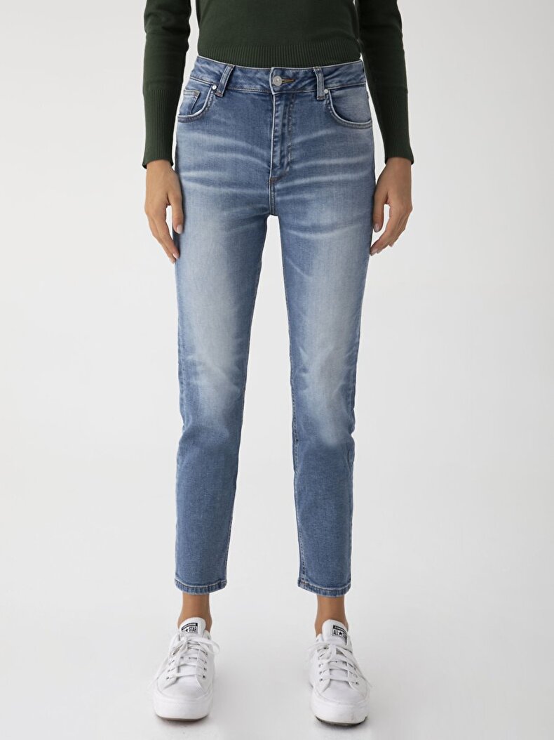 Freya B Hosen