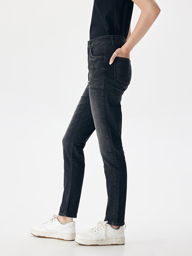 Freya B Hosen