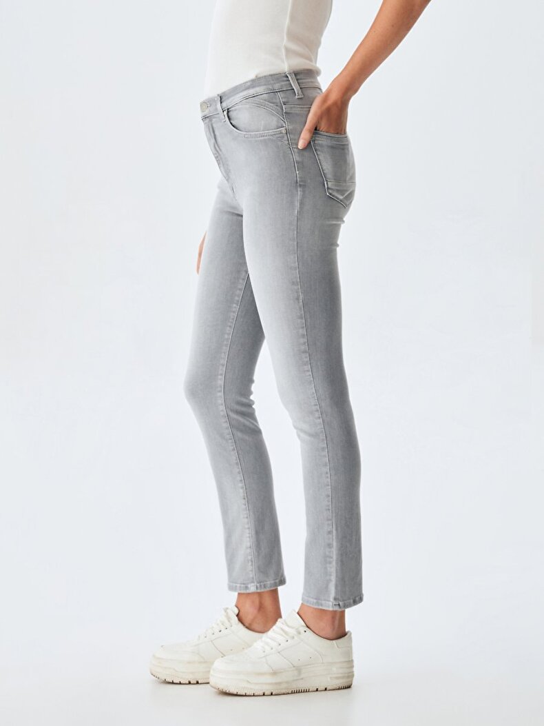 Nena B Broek