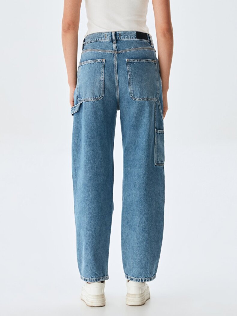 Milda B Broek