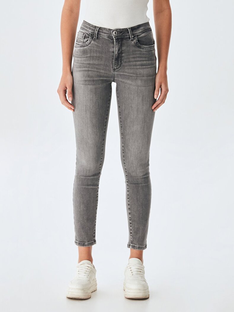 Jonna B Hosen