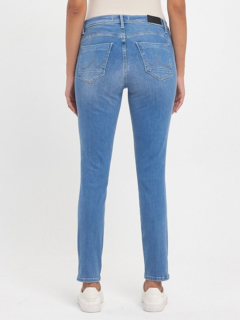 Jonna B Hosen