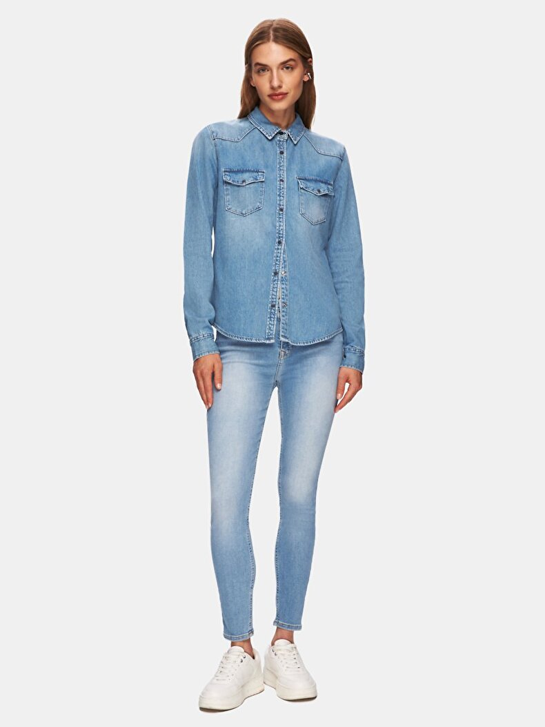 Lucinda Sli̇m Jean Shirt