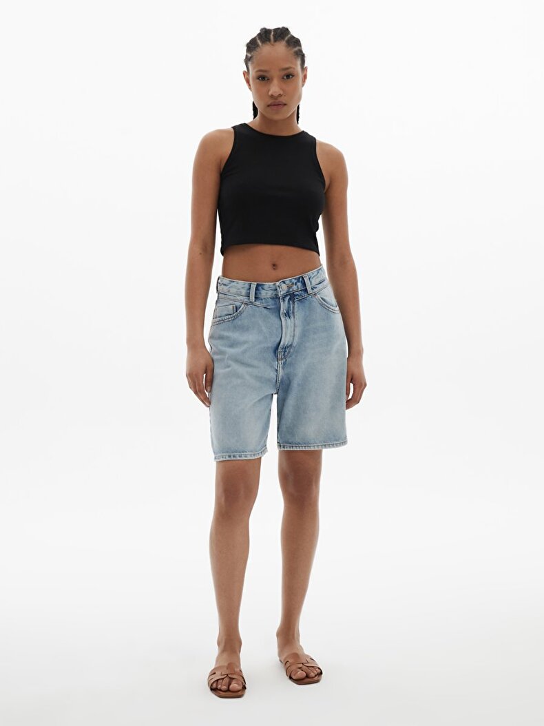 Larie Shorts