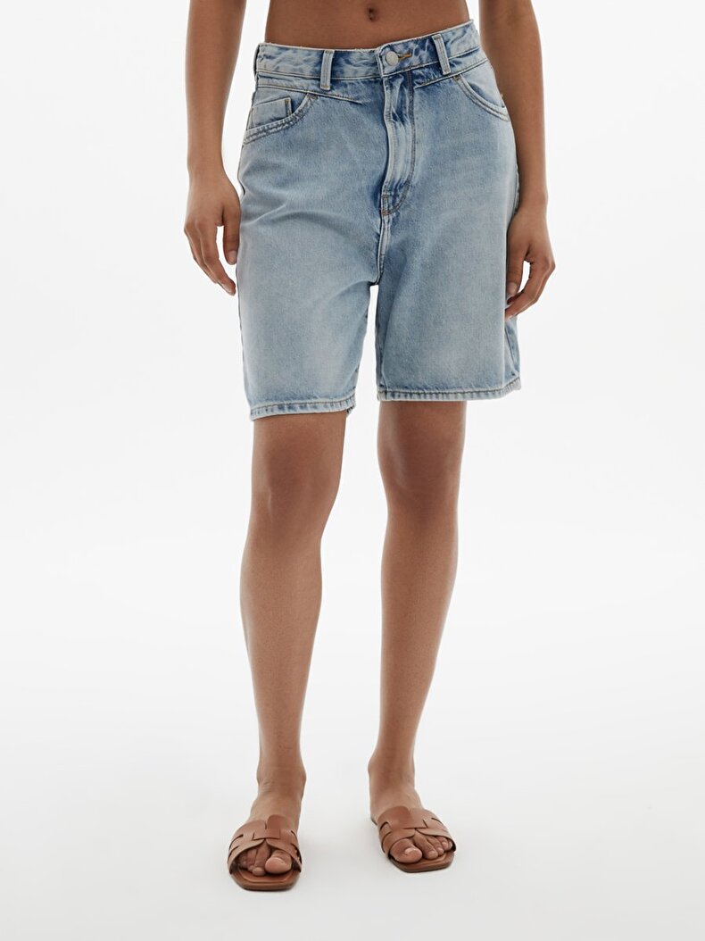Larie Shorts