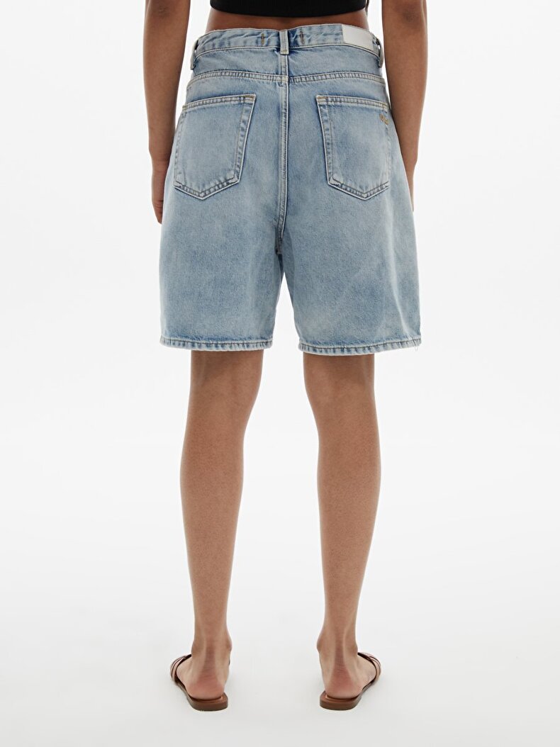 Larie Shorts