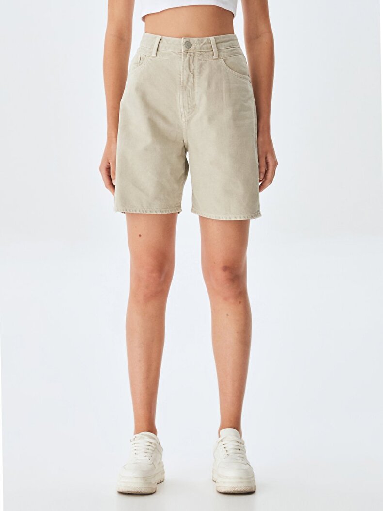 Larie Shorts