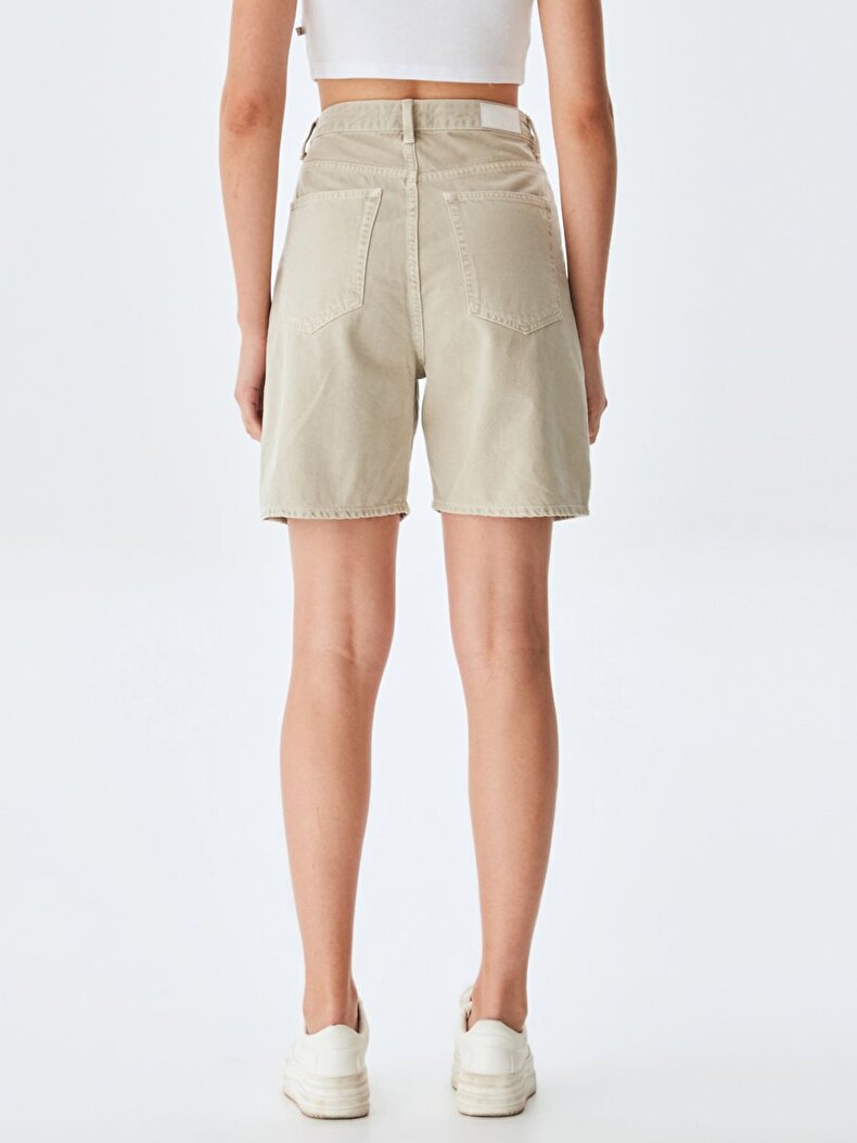 Larie Shorts