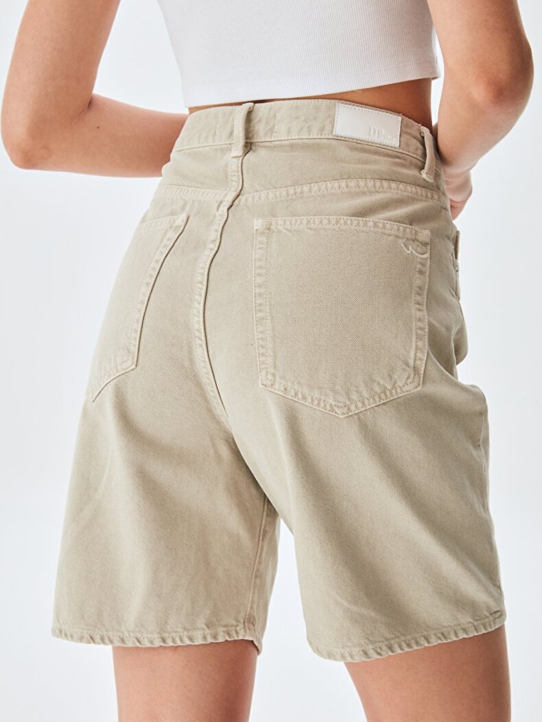 Larie Shorts