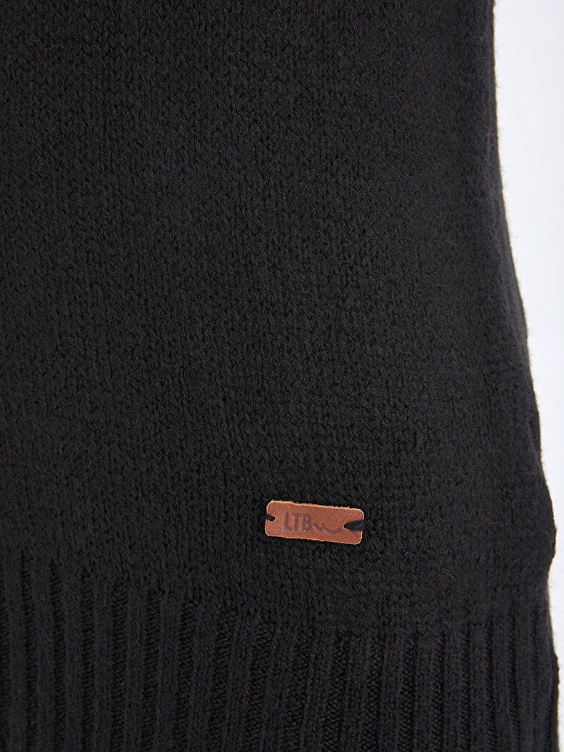 Round Collar Long Sleeve Black