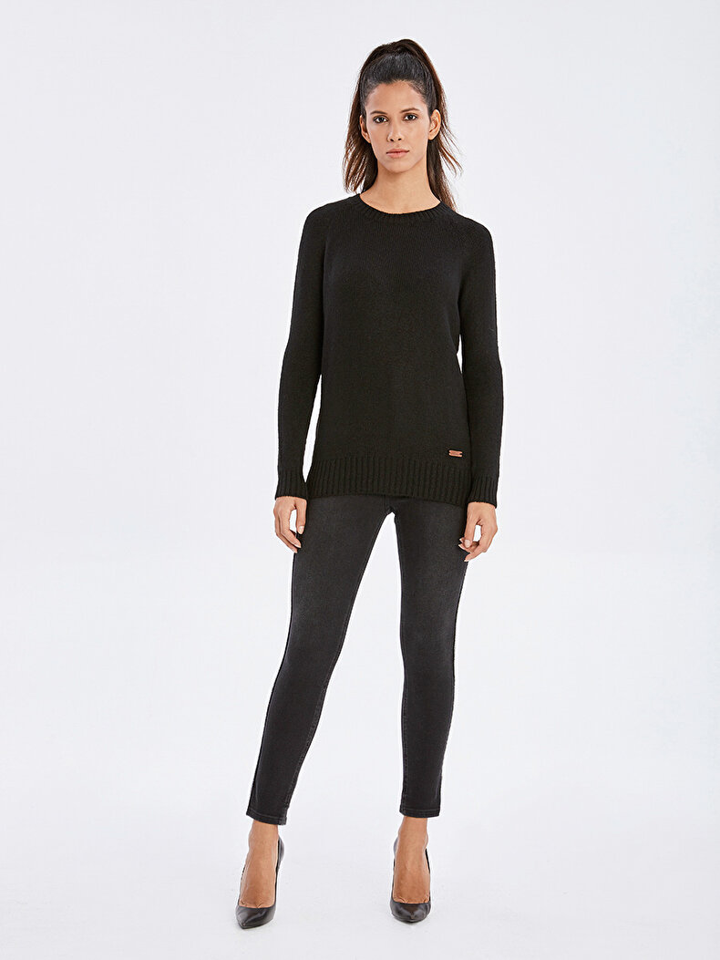 Round Collar Long Sleeve Black