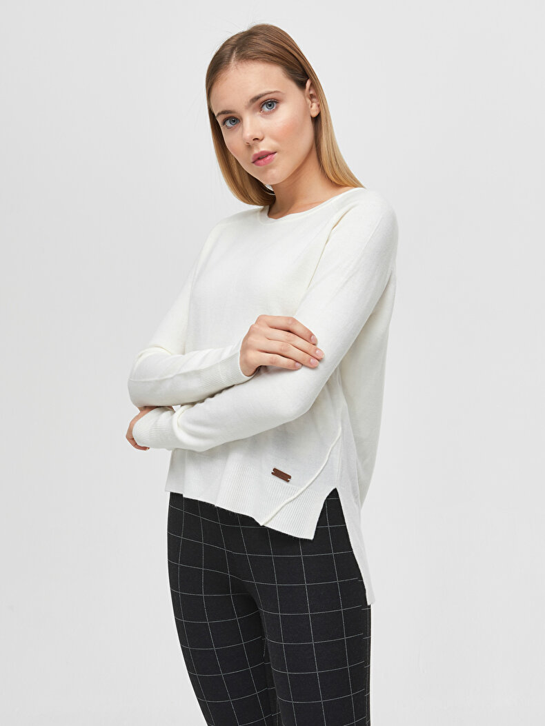 Thin Beige Pullover