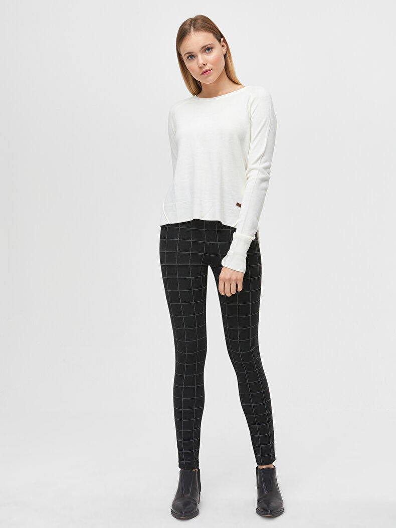 Thin Beige Pullover