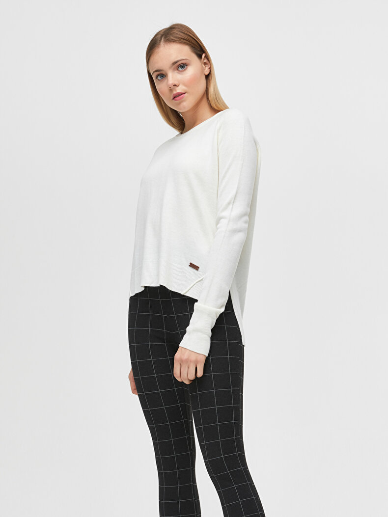 Thin Beige Pullover