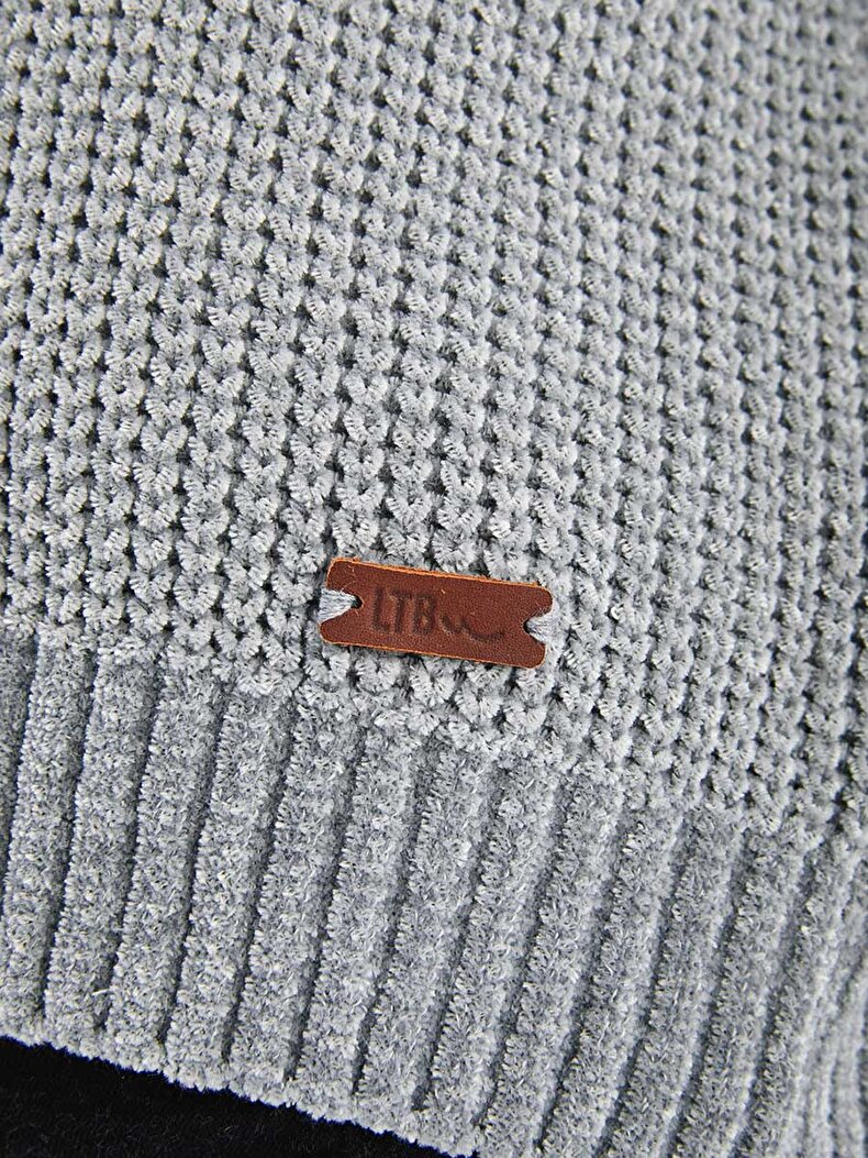 GRAU STRICKJACKE 