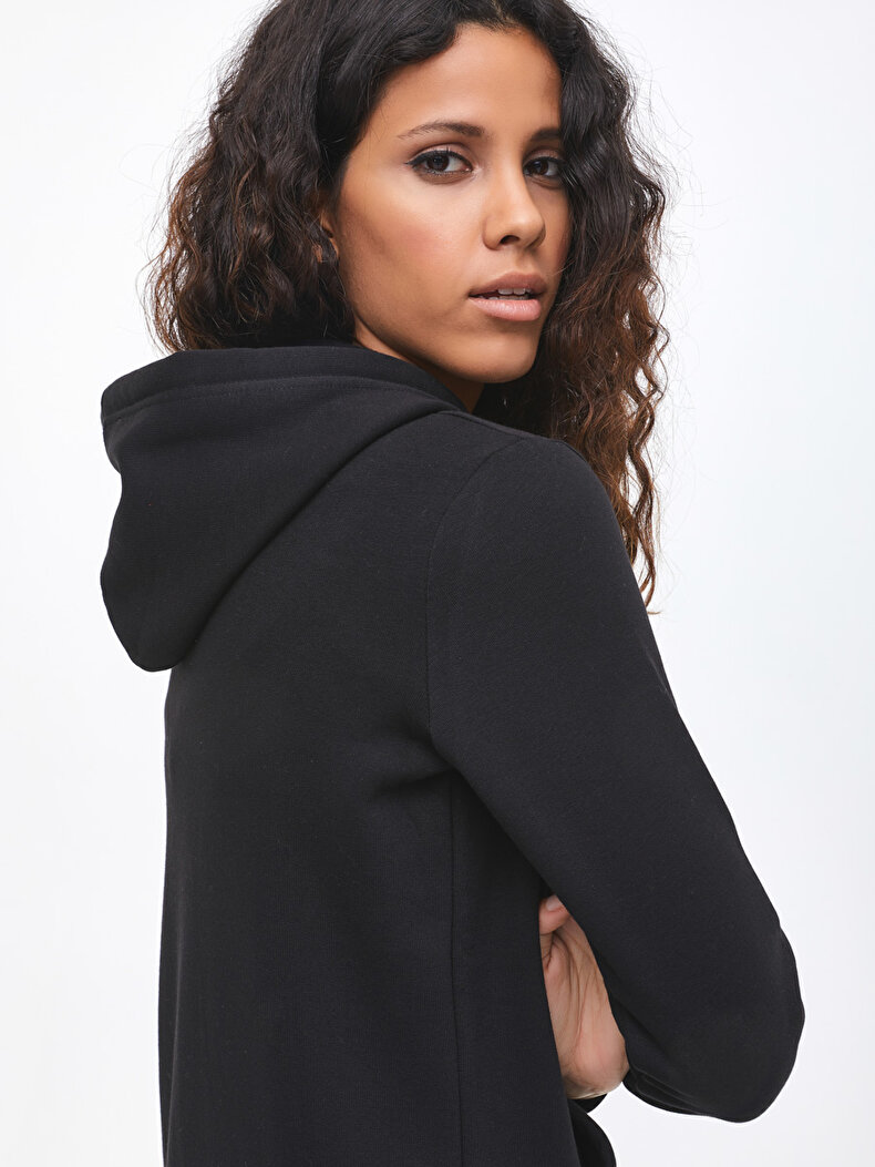 SCHWARZ STRICKJACKE 