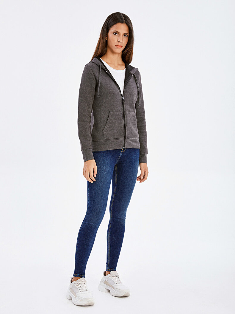 GRAU STRICKJACKE 