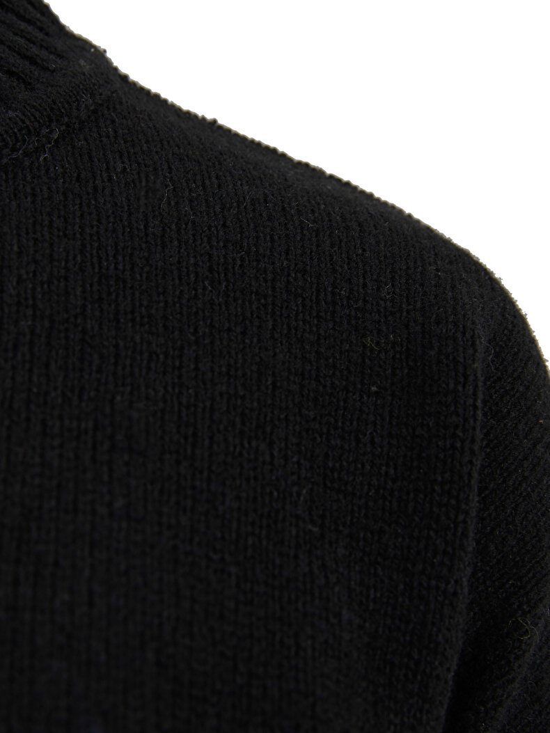 Schwarz Pullover