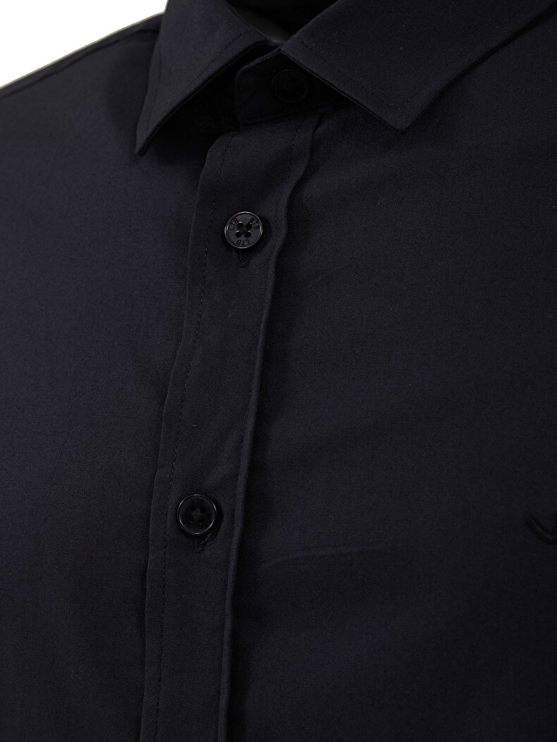 Uzun Kollu Siyah Gömlek