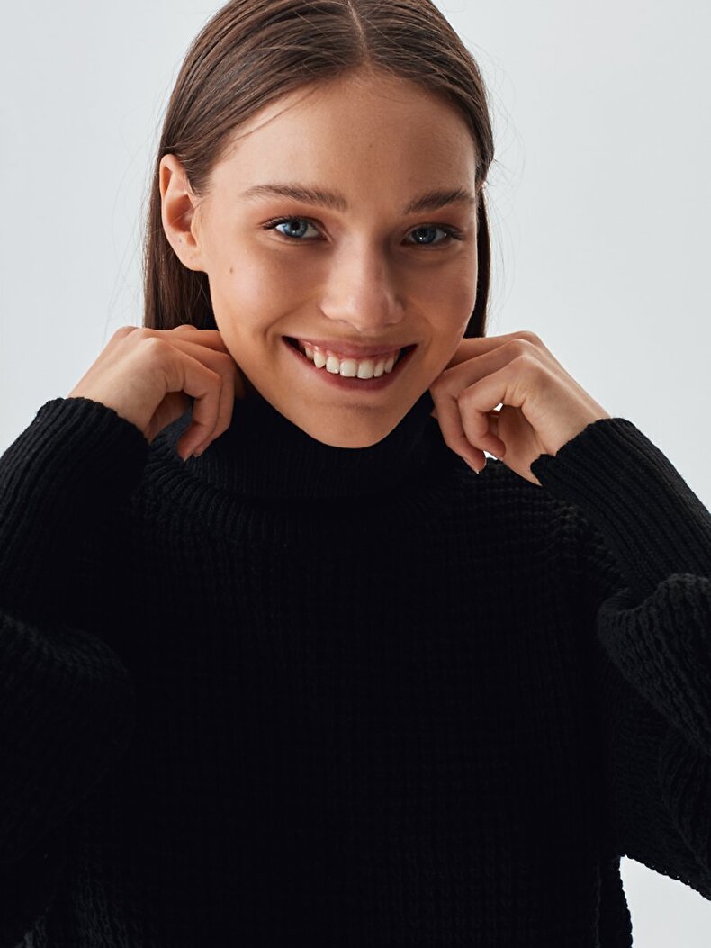 Turtle Neck Schwarz Klei̇d